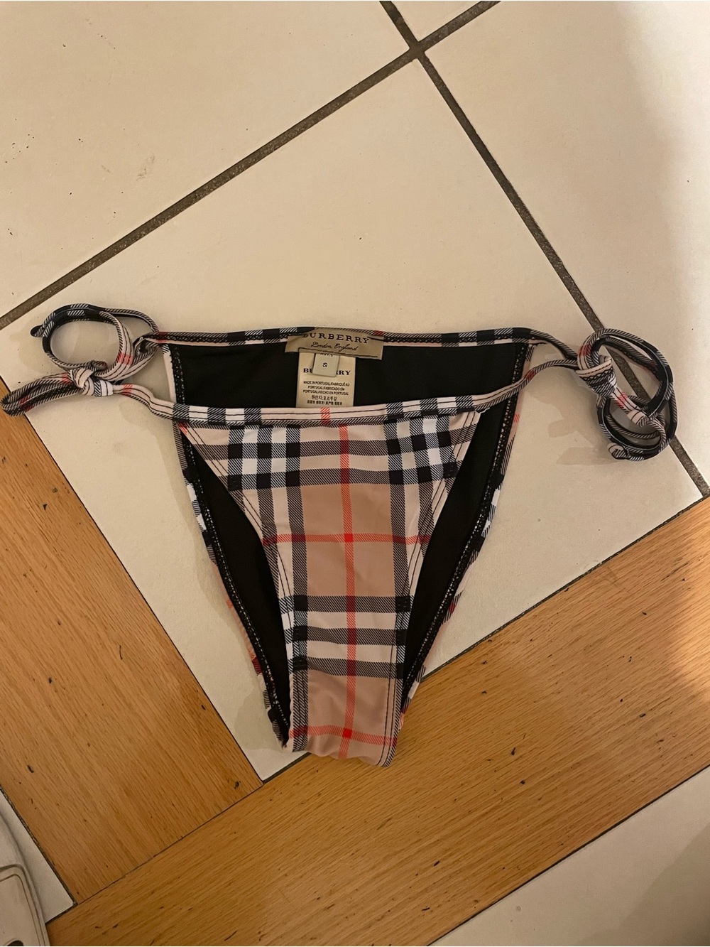 Burberry women’s size small Petique Plaid Bikini in Beige, - Picture 5 of 5